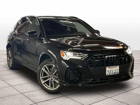 Used 2023 Audi Q3 2.0T Premium w/ Black Optic Sport Package AWD/4WD image 2