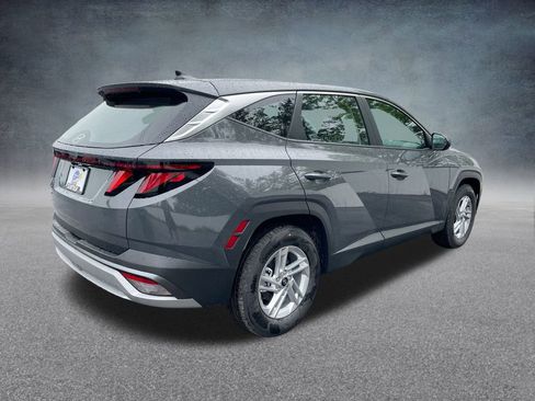 Certified 2025 Hyundai Tucson SE image 32