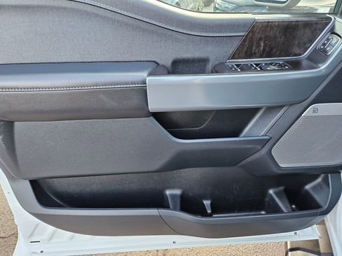 Used 2023 Ford F150 Lariat w/ Trailer Tow Package image 12