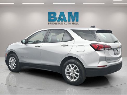 Certified 2022 Chevrolet Equinox LS AWD/4WD image 10