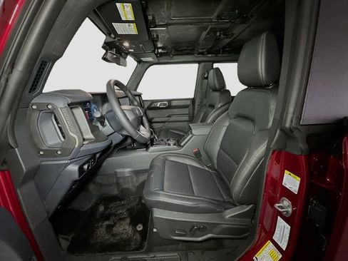 New 2025 Ford Bronco Badlands image 14
