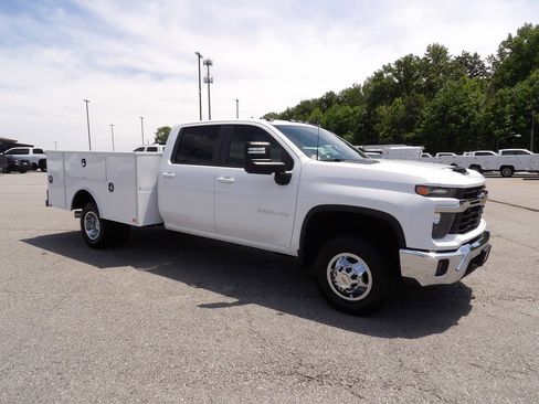 Used 2024 Chevrolet Silverado 3500 LT w/ Convenience Package AWD/4WD image 10