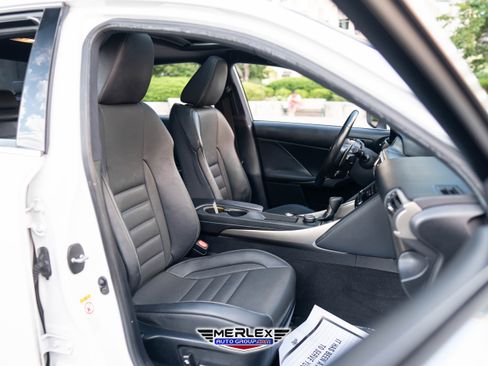 Used 2018 Lexus IS 300 F Sport w/ F Sport Package image 17