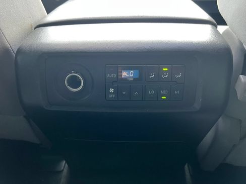 Used 2014 Toyota Sequoia SR5 RWD image 33