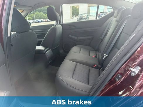 Used 2025 Nissan Altima 2.5 SV FWD image 11