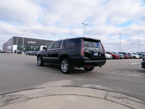 Used 2018 Cadillac Escalade ESV Premium Luxury image 5