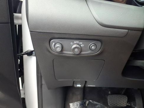 Used 2023 Buick Encore GX Essence w/ Experience Buick Package FWD image 11