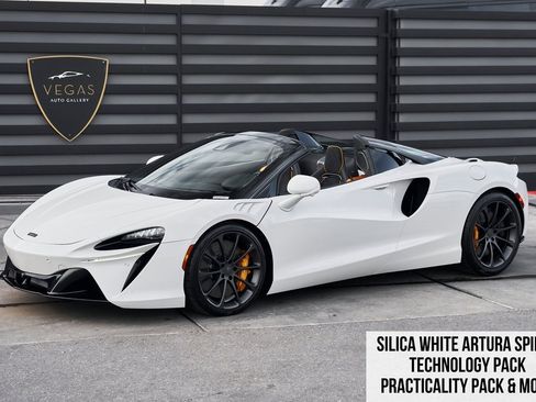 Used 2025 McLaren Artura image 1