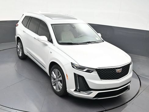 Used 2024 Cadillac XT6 Premium Luxury FWD image 22