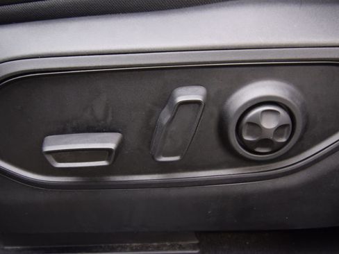 Used 2023 Jeep Grand Cherokee L Limited w/ Luxury Tech Group II image 21