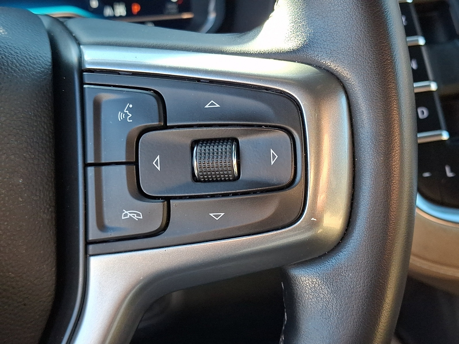 Certified 2023 Chevrolet Tahoe Premier AWD/4WD image 24