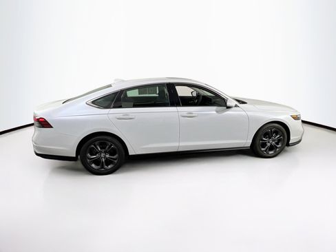 Used 2023 Honda Accord EX image 4