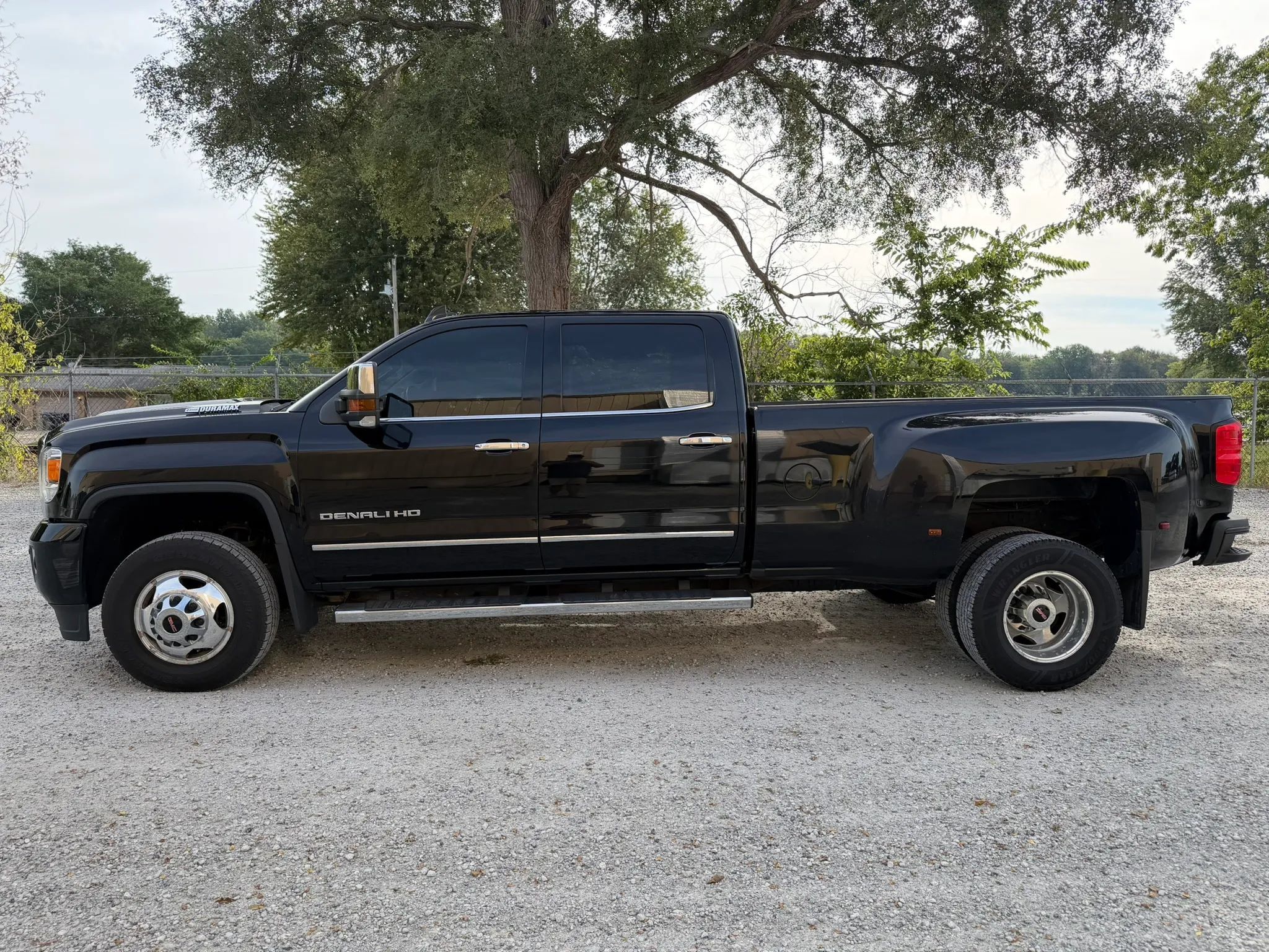 Used 2019 GMC Sierra 3500 Denali AWD/4WD image 8