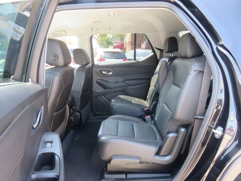 Used 2021 Chevrolet Traverse LT w/ LT Premium Package AWD/4WD image 21