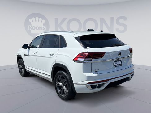 Used 2021 Volkswagen Atlas Cross Sport SE FWD image 4