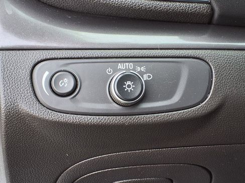 Used 2019 Buick Encore Preferred w/ Safety Package image 18