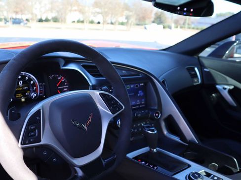 Used 2019 Chevrolet Corvette Stingray Coupe image 22