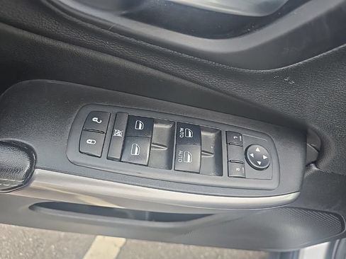 Used 2019 Jeep Cherokee Latitude Plus FWD image 7