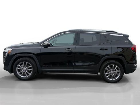 Used 2022 GMC Terrain SLT w/ Infotainment Package II image 2