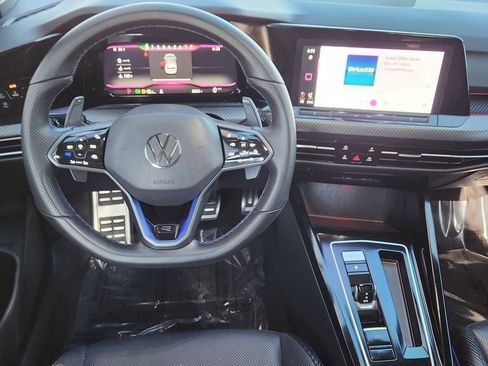 Used 2024 Volkswagen Golf R image 2