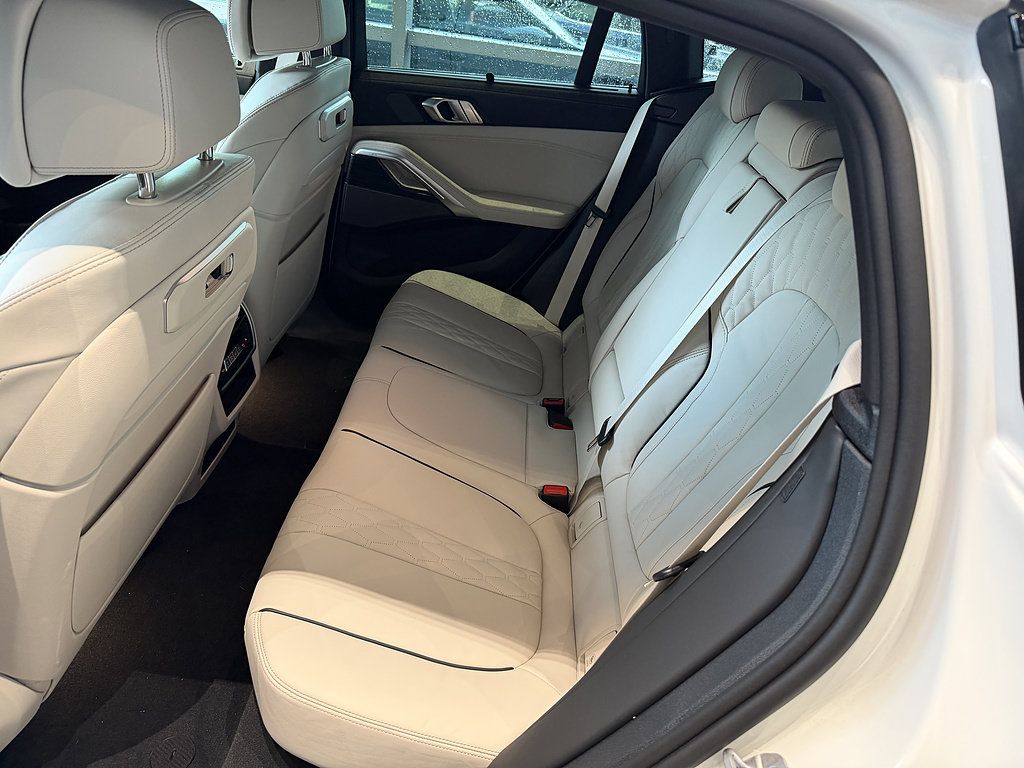New 2027 BMW X6 xDrive40i w/ Executive Package AWD/4WD image 13