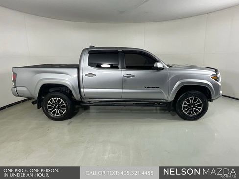 Used 2023 Toyota Tacoma TRD Sport w/ Technology Package RWD image 5