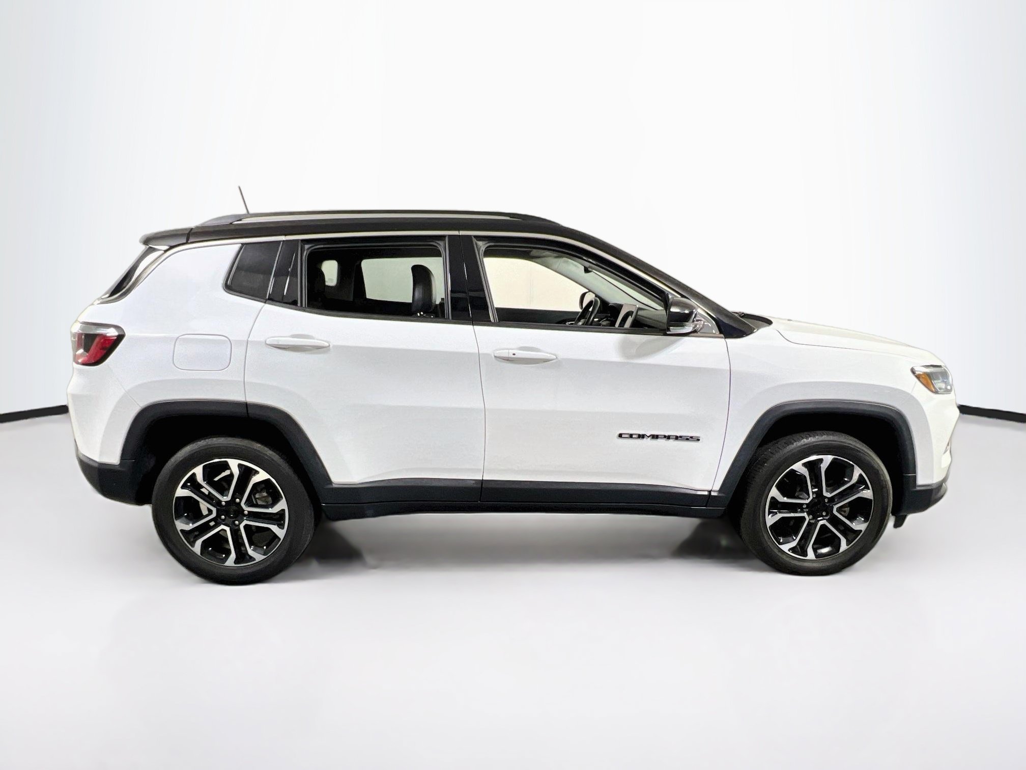 Used 2022 Jeep Compass Limited w/ Sun and Sound Group AWD/4WD image 4