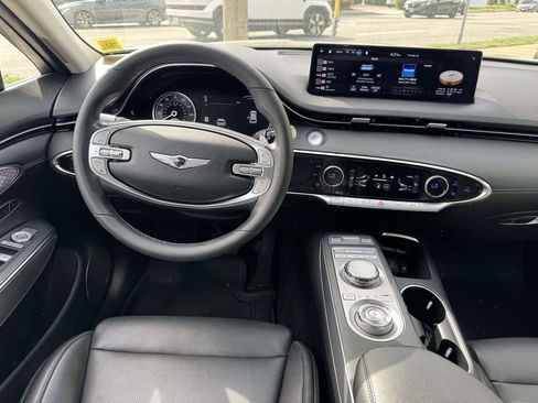 Used 2023 Genesis GV70 2.5T w/ Select Package AWD/4WD image 12