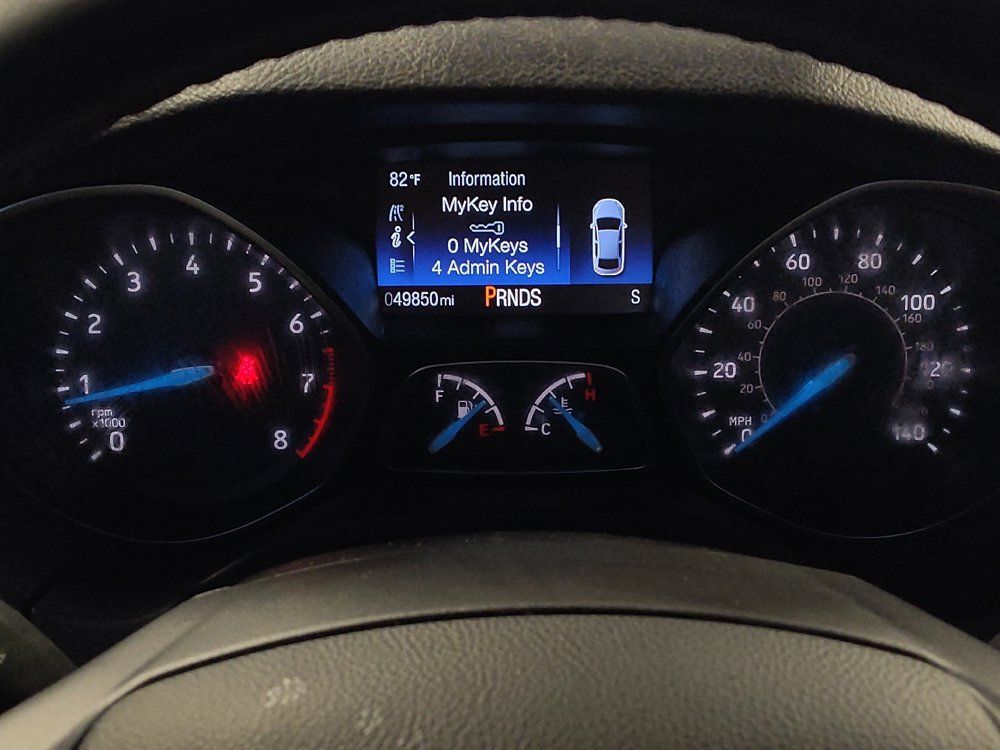 Used 2018 Ford Focus SE w/ SE Appearance Package FWD image 23