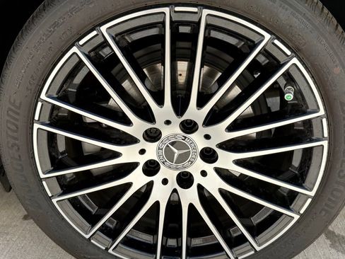 Used 2025 Mercedes-Benz C 300 Sedan image 11