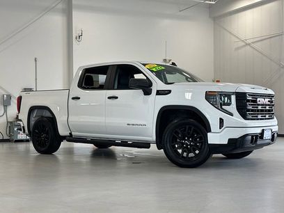 Used 2025 GMC Sierra 1500 Pro w/ Graphite Edition