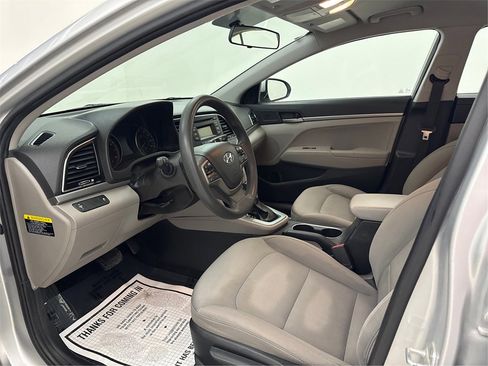 Used 2018 Hyundai Elantra SE image 9