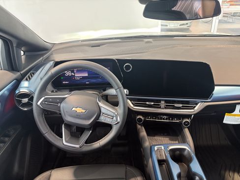 New 2026 Chevrolet Equinox EV LT w/ LPO, Blackout Package AWD/4WD image 3