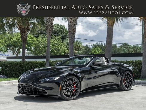 Used 2022 Aston Martin V8 Vantage Roadster RWD image 1