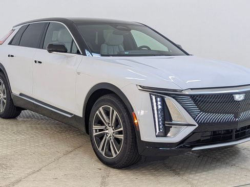 New 2026 Cadillac Lyriq Luxury image 6