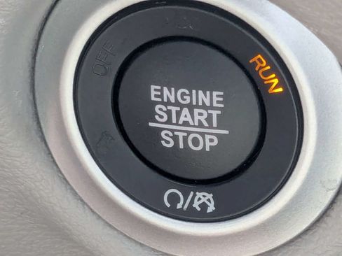 Used 2023 Chrysler Voyager LX FWD image 33