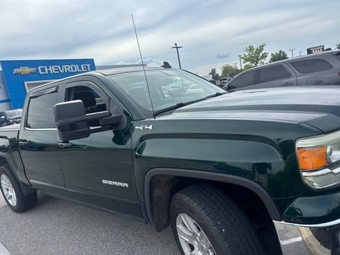 Used 2015 GMC Sierra 1500 SLE w/ SLE Value Package AWD/4WD image 2