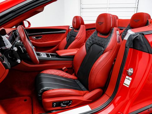 Used 2022 Bentley Continental GT image 43