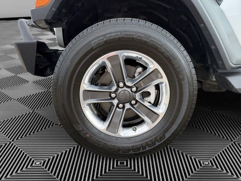 Used 2023 Jeep Wrangler Sport image 9