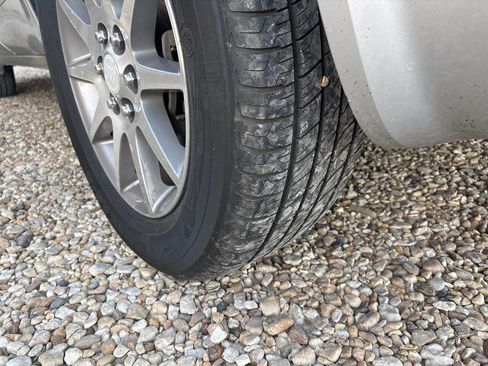 Used 2017 Buick Enclave Leather image 8