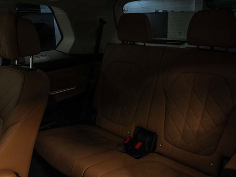 Certified 2023 BMW X7 xDrive40i w/ Premium Package image 18