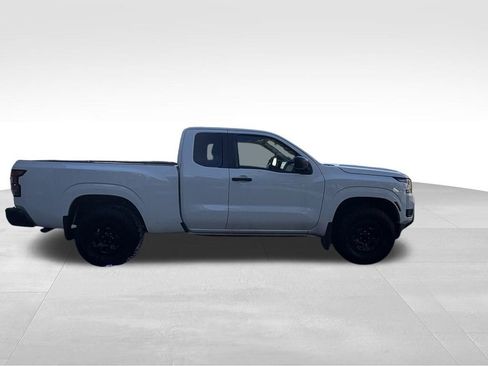 Used 2025 Nissan Frontier S image 3