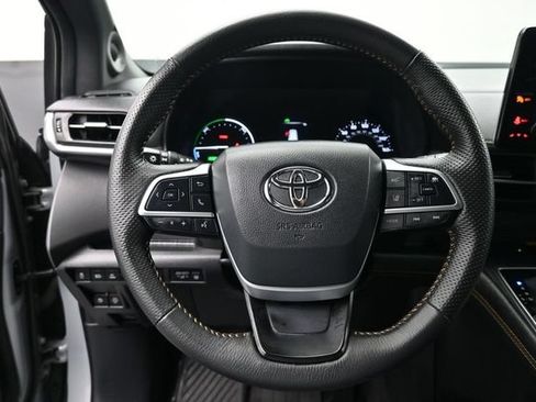 Used 2024 Toyota Sienna XLE Woodland Edition AWD/4WD image 2