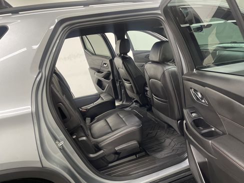 Used 2023 Chevrolet Traverse RS w/ LPO, Floor Liner Package image 19