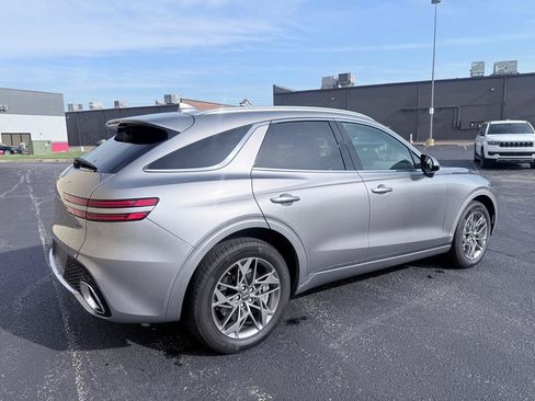 Used 2025 Genesis GV70 2.5T AWD/4WD image 5
