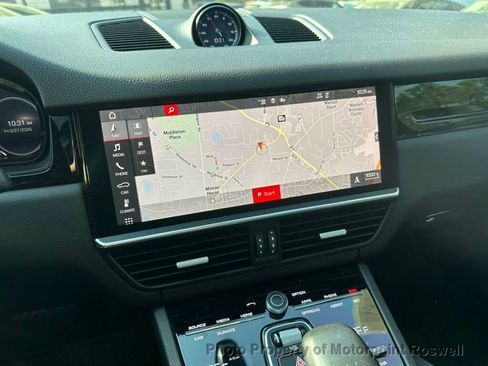 Used 2021 Porsche Cayenne Coupe image 15