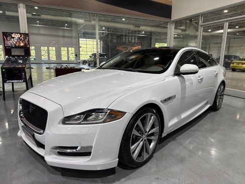 Used 2016 Jaguar XJ R-Sport RWD image 1