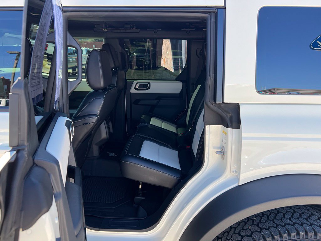 Used 2026 Ford Bronco Outer Banks w/ Sasquatch Package AWD/4WD image 16