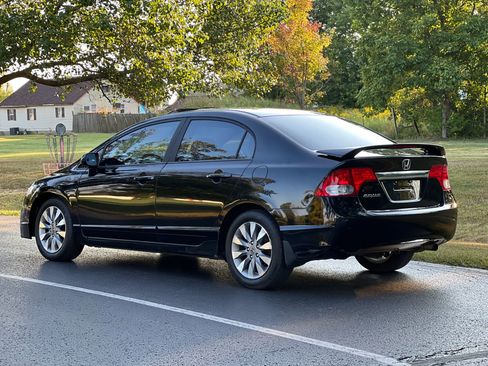 Used 2010 Honda Civic EX-L image 4