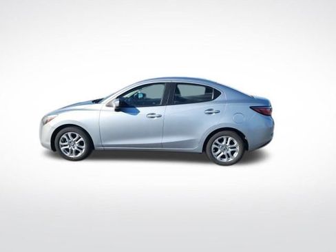 Used 2018 Toyota Yaris iA image 10